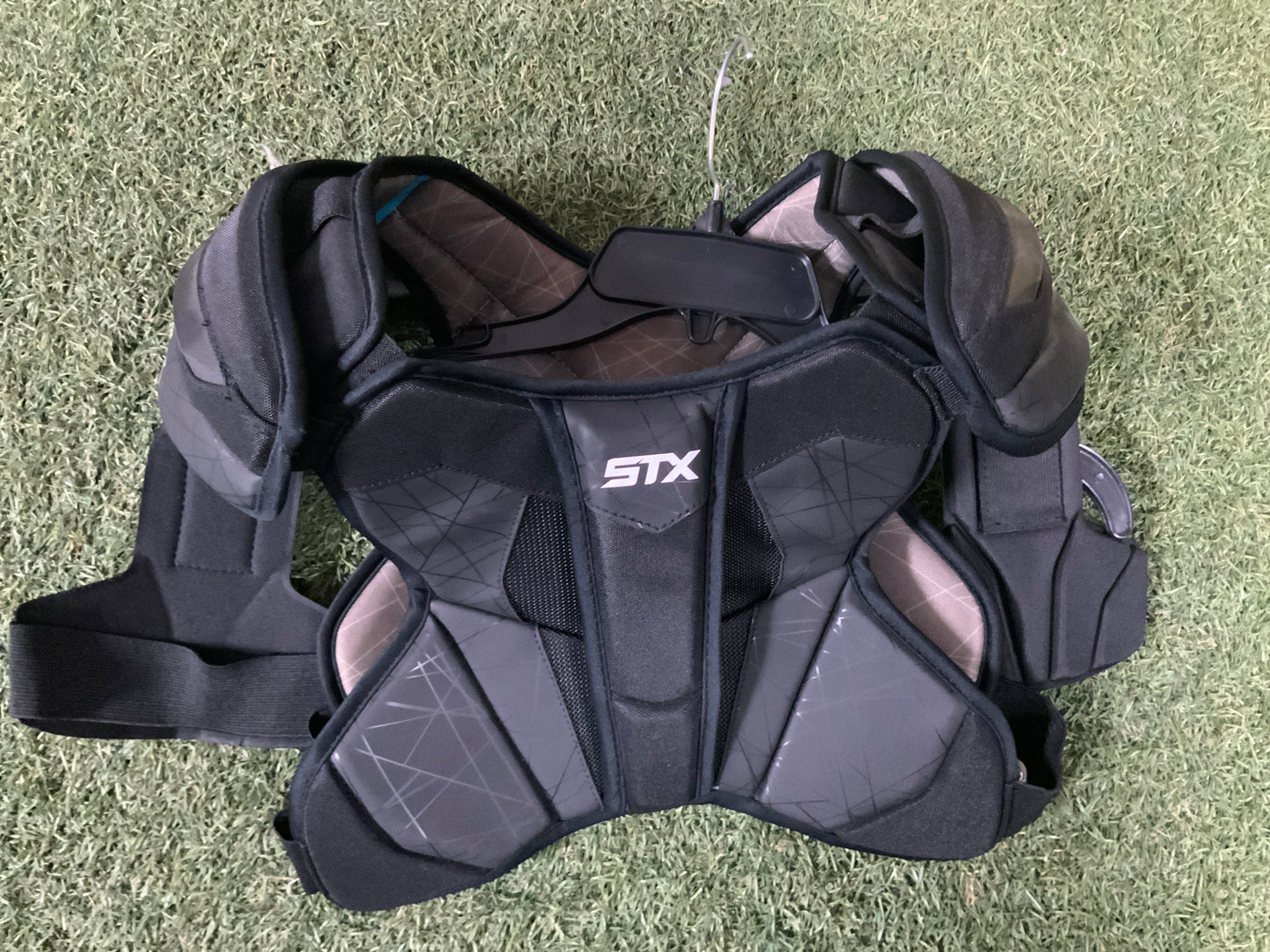 STX Surgeon 400 Lacrosse Shoulder Pad