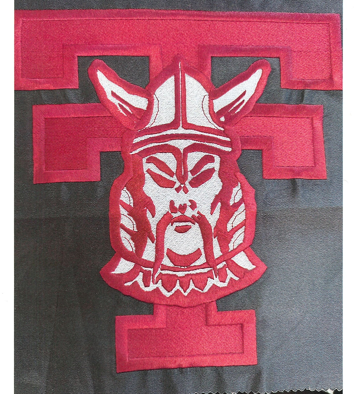 LARGE EMB LOGO ON TWILL